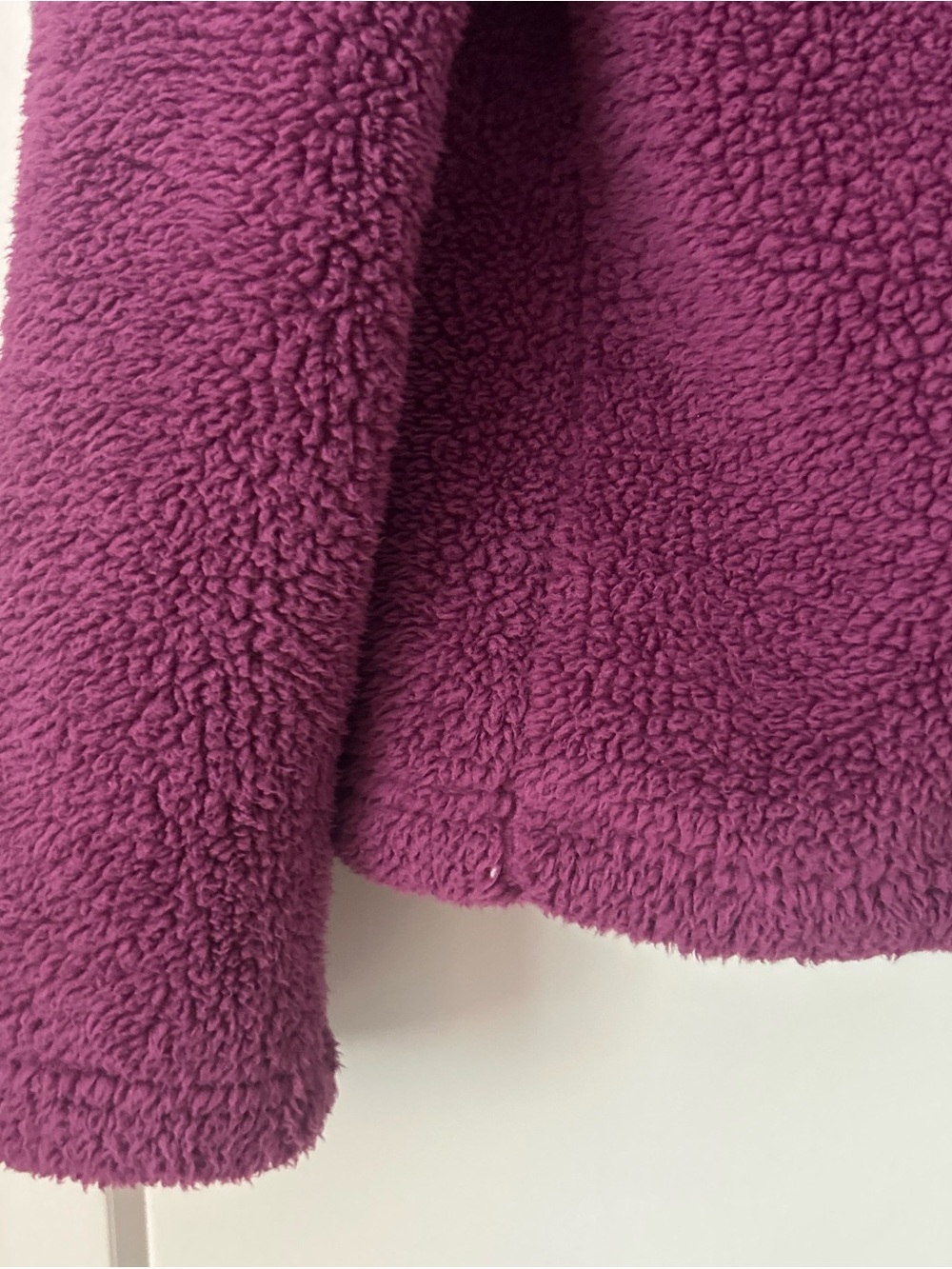 💜 Vineyard Vines Berry Fleece Sweater - Picture 9 of 10
